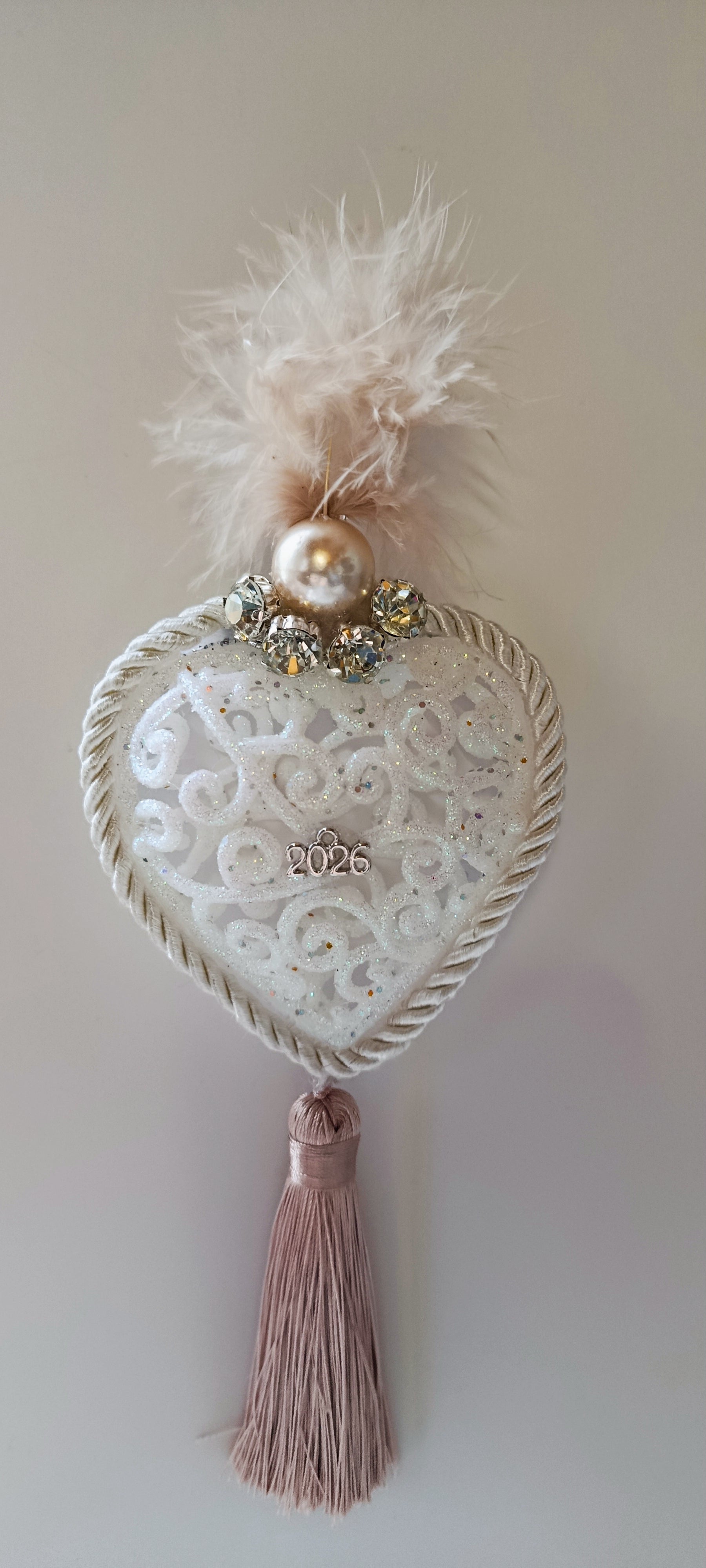 Γούρι 2026-Χριστουγεννιάτικο Στολίδι White Heart #006